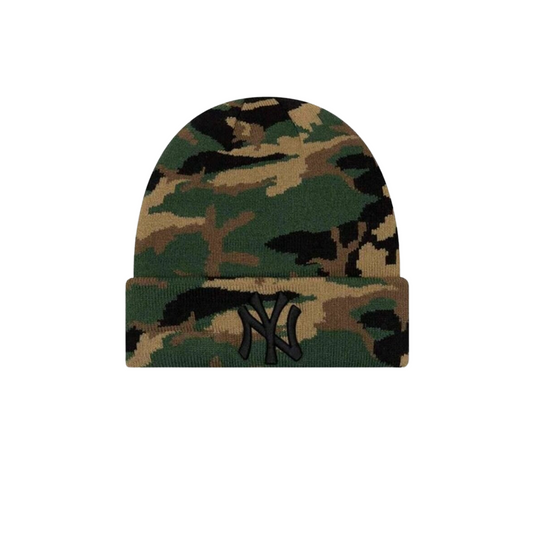 NEW ERA - Beanie New Era camuflage verde x New York Yankees con risvolto.