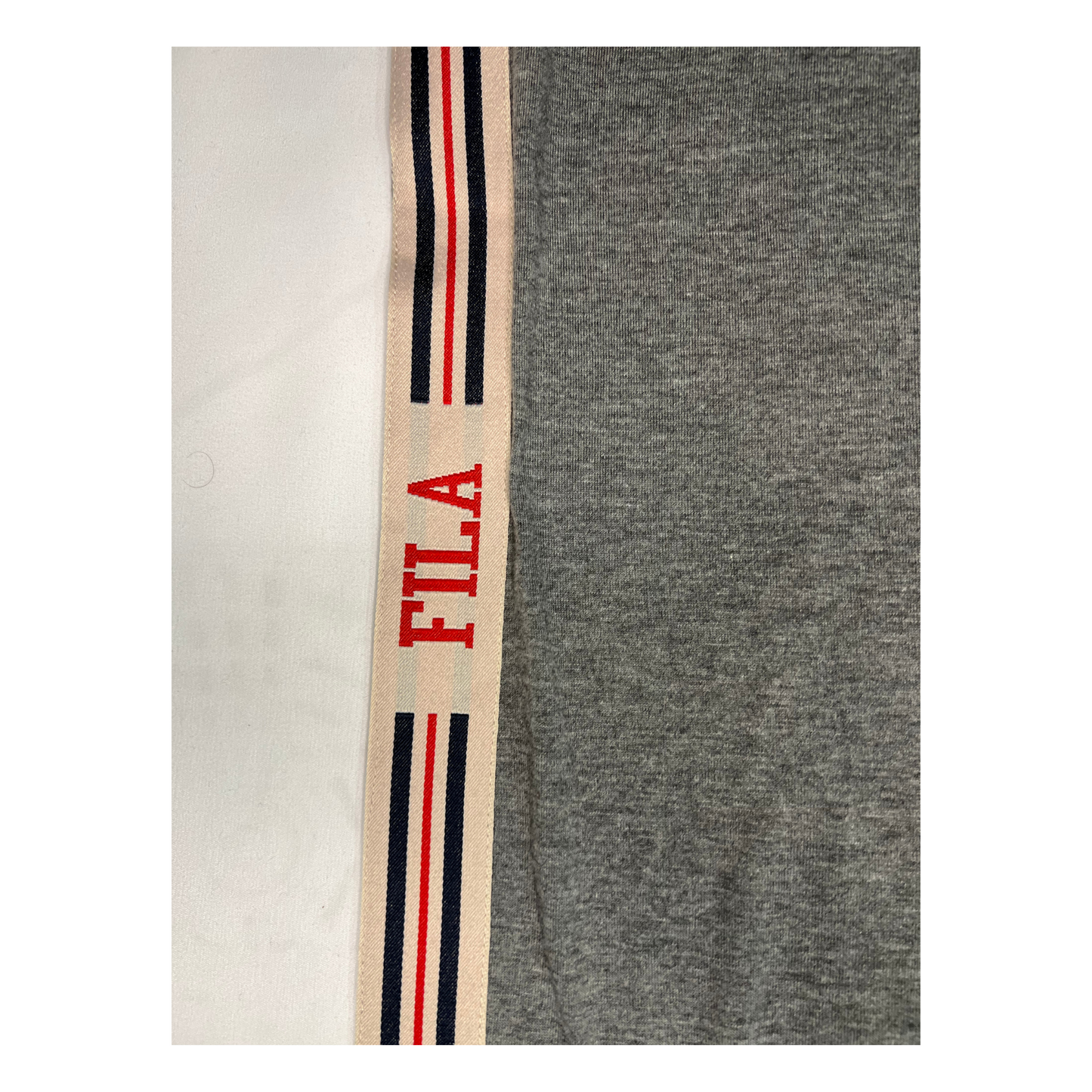 FILA- T-shirt grigia con scritta